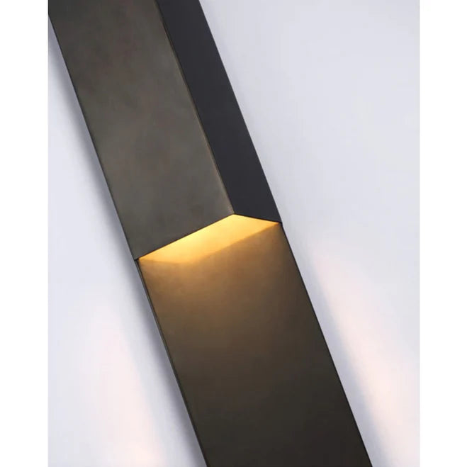 Rega Sconce