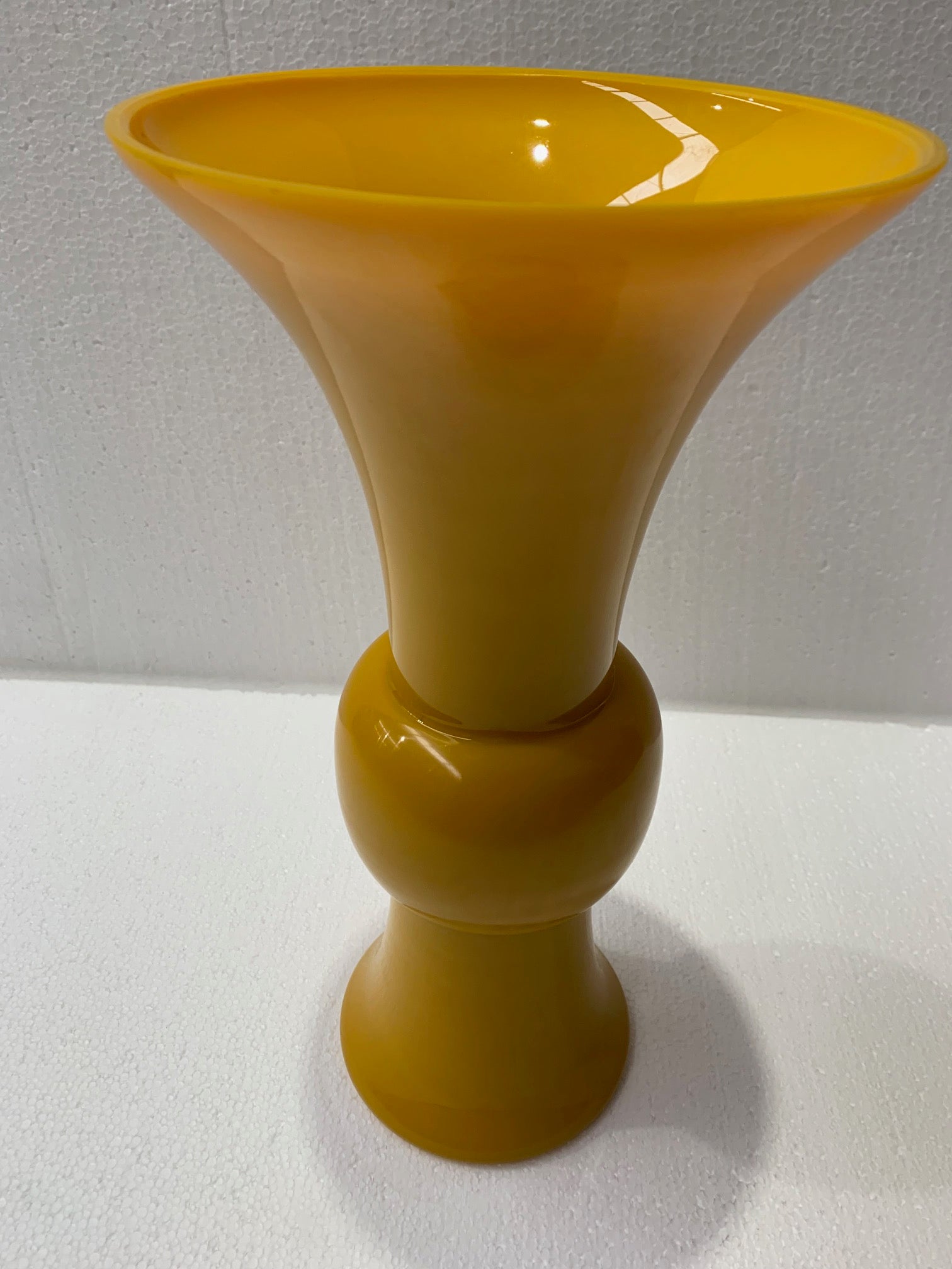 Corolla vase Beijing Glass