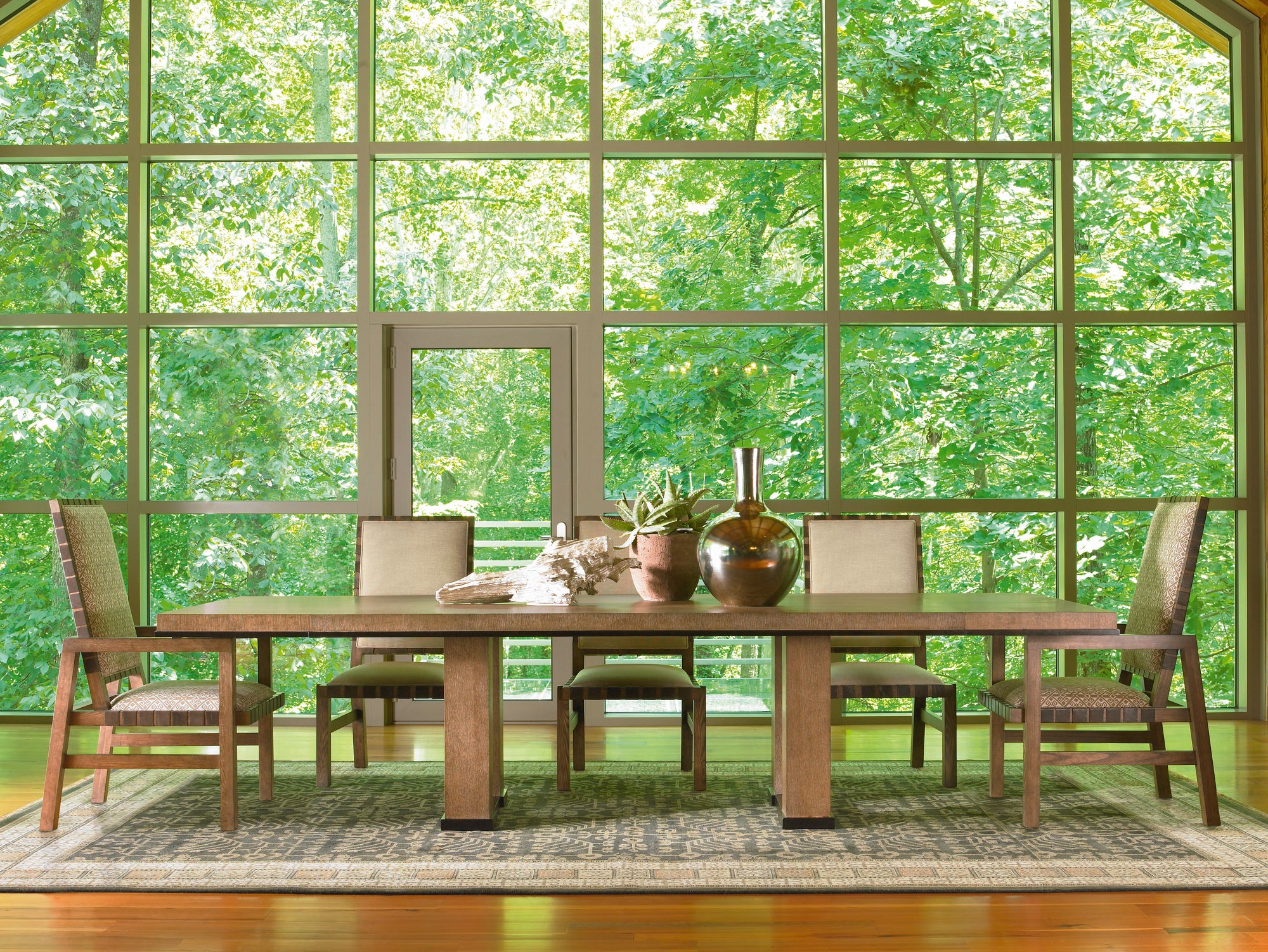 Mesa Pacific Dining Table
