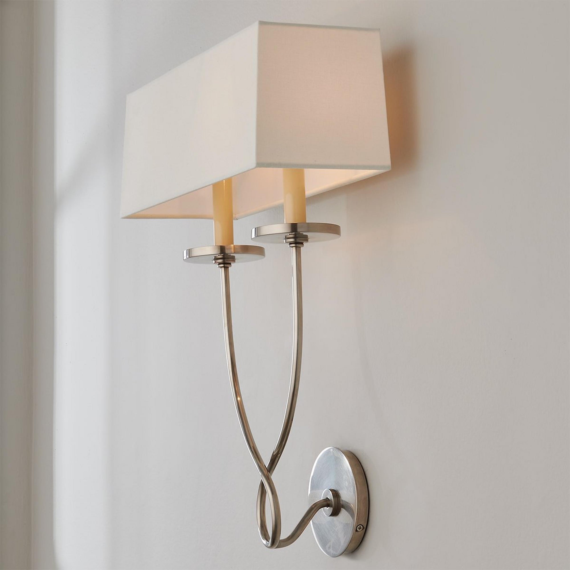 Symmetric Twist Double Sconce