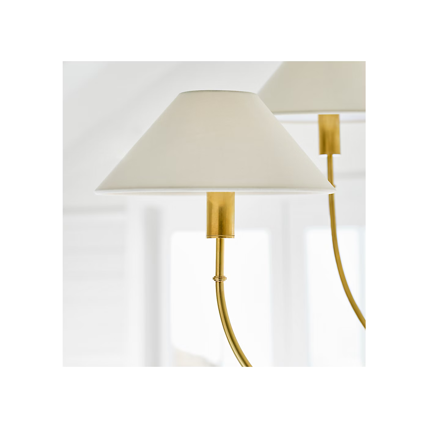 Griffin Large Staggered Tail Chandelier