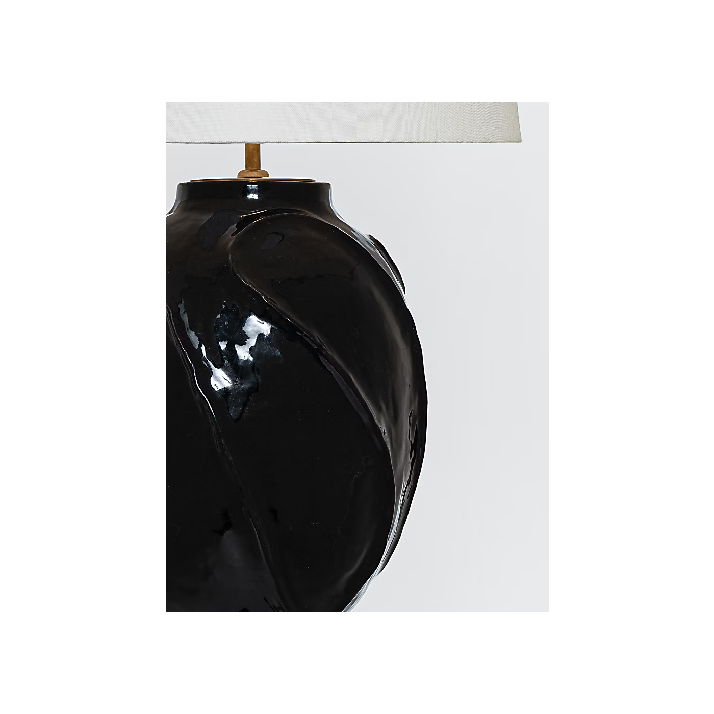Idalia 28" Sculpted Table Lamp