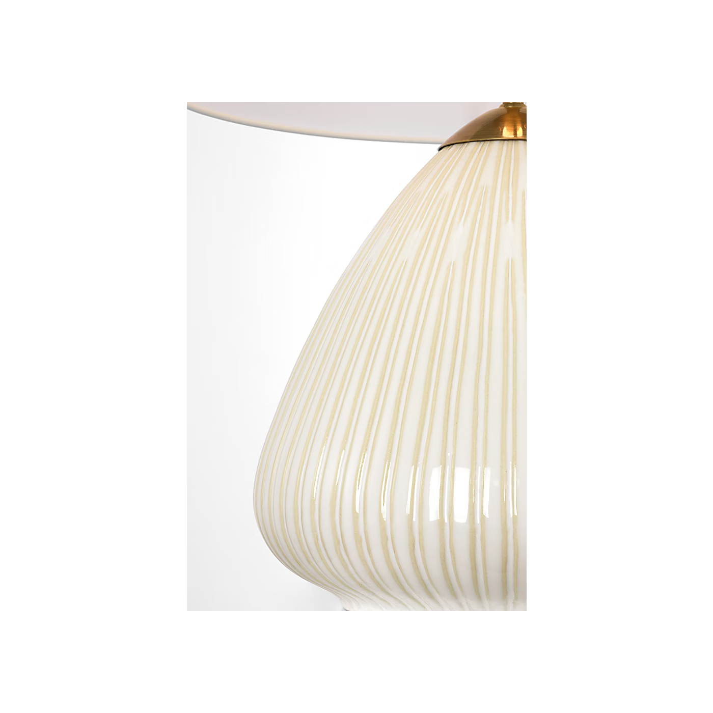 Vesse 28" Table Lamp