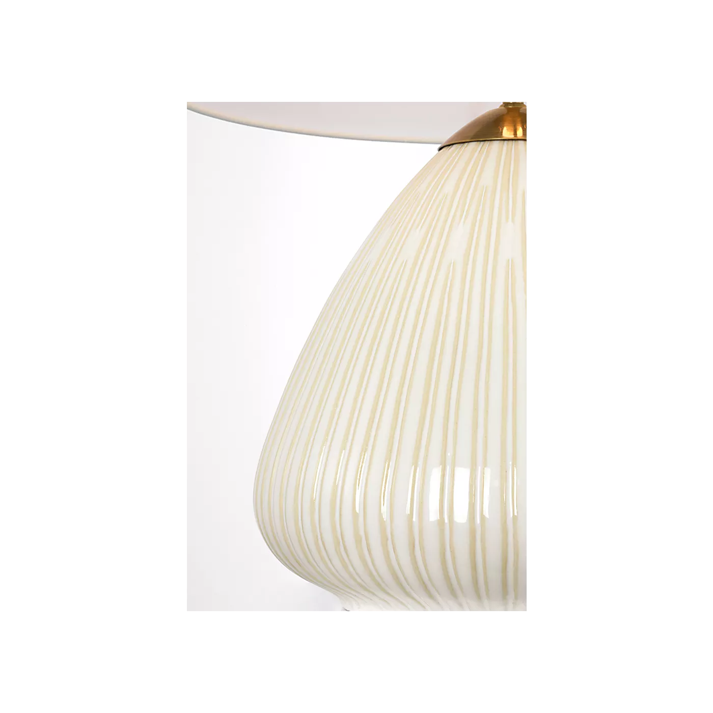 Vesse 28" Table Lamp