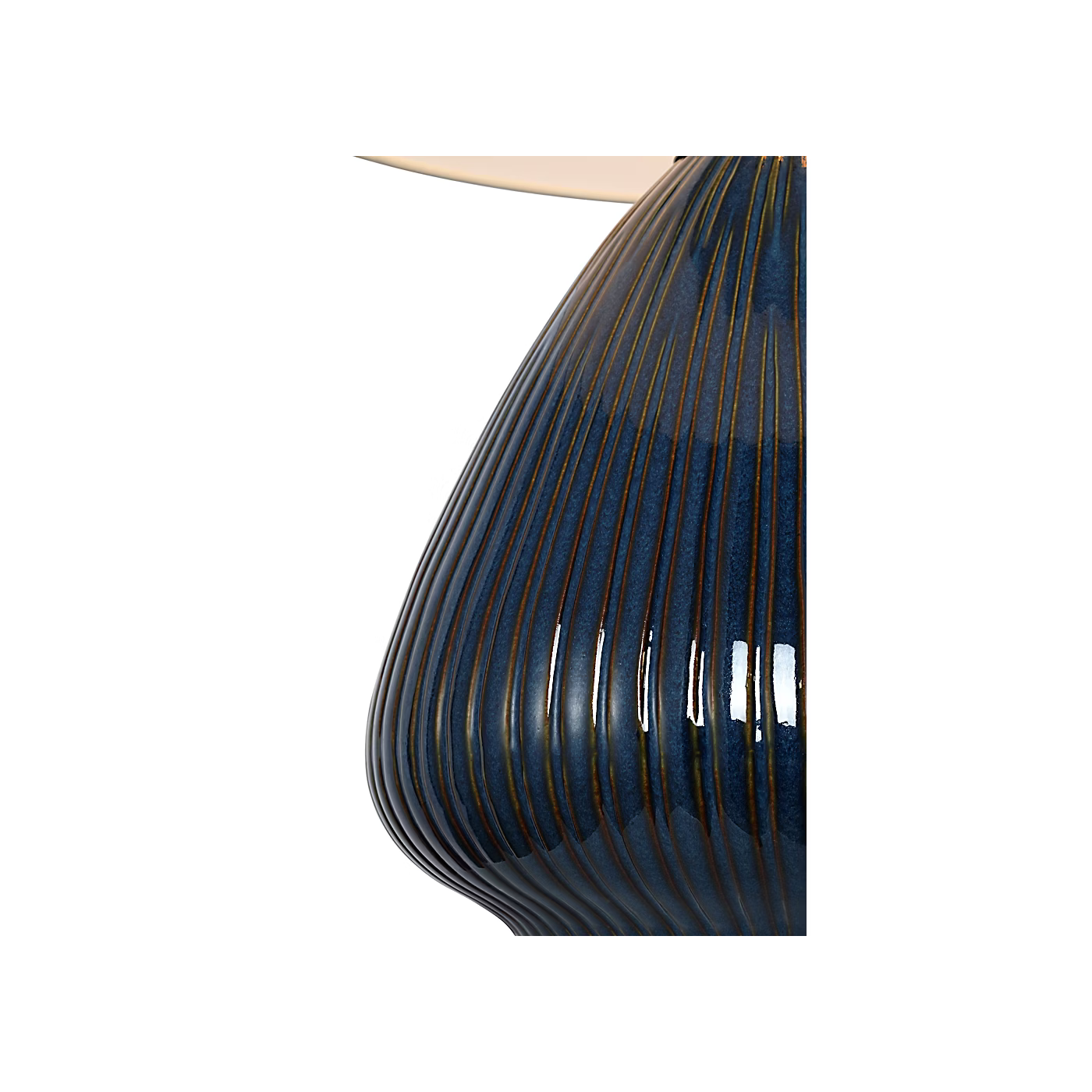 Vesse 28" Table Lamp