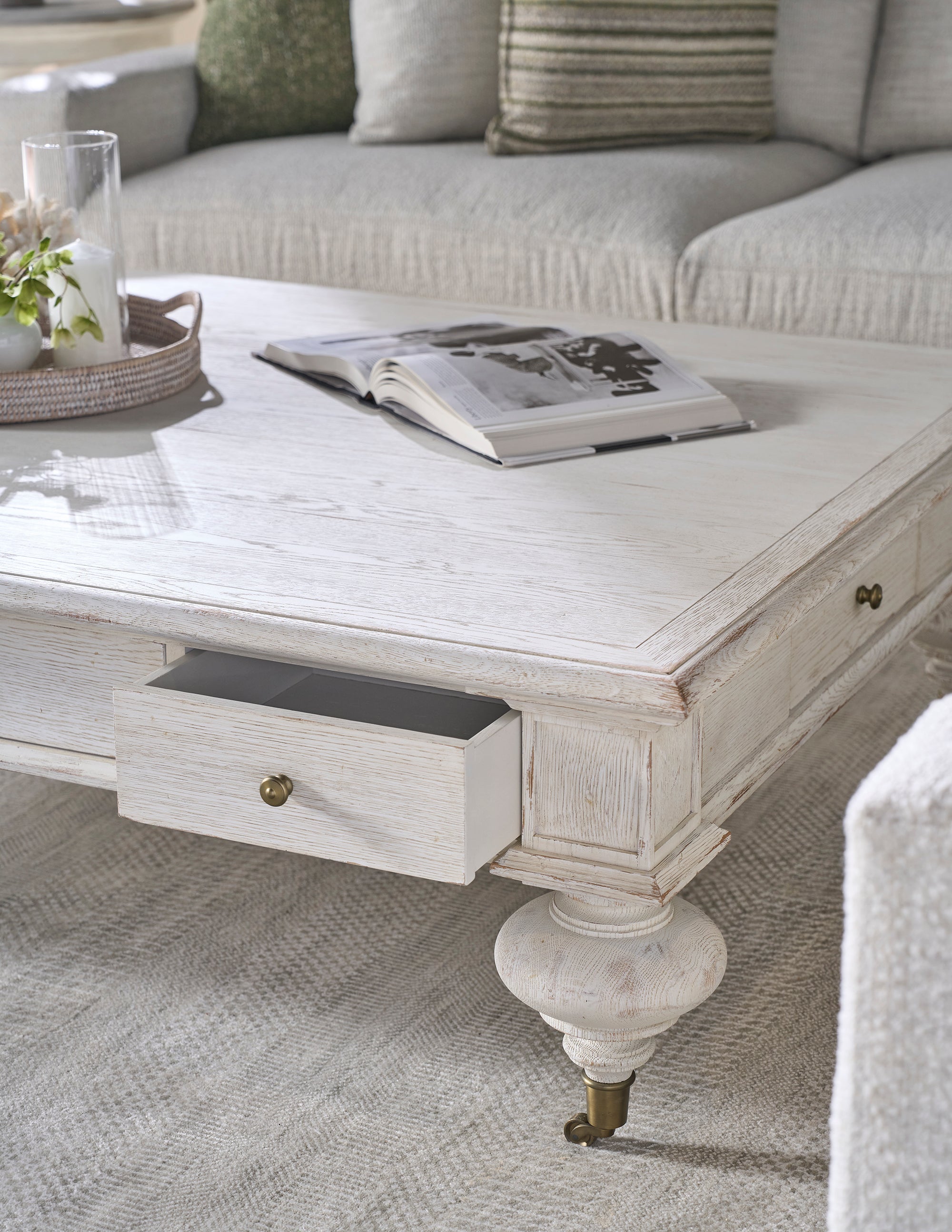 Grand Oak Cocktail Table