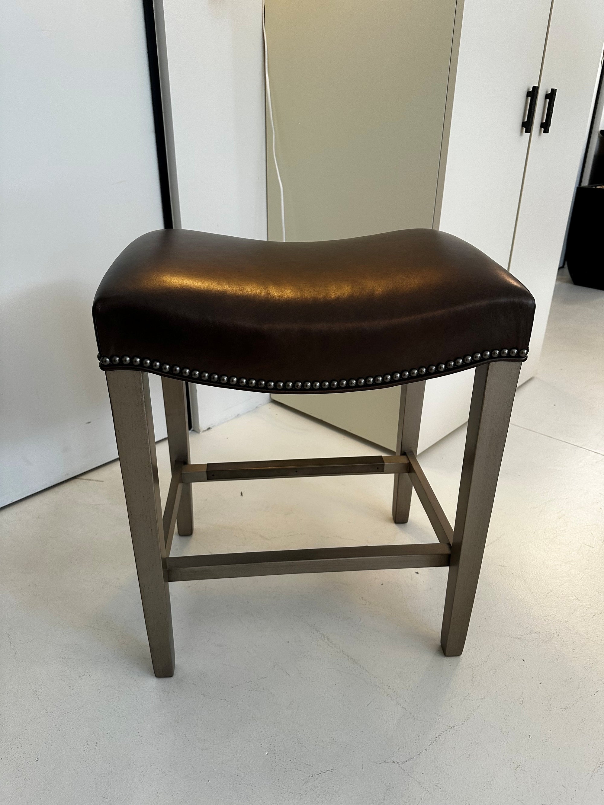 Madigan Backless Stool (display model)