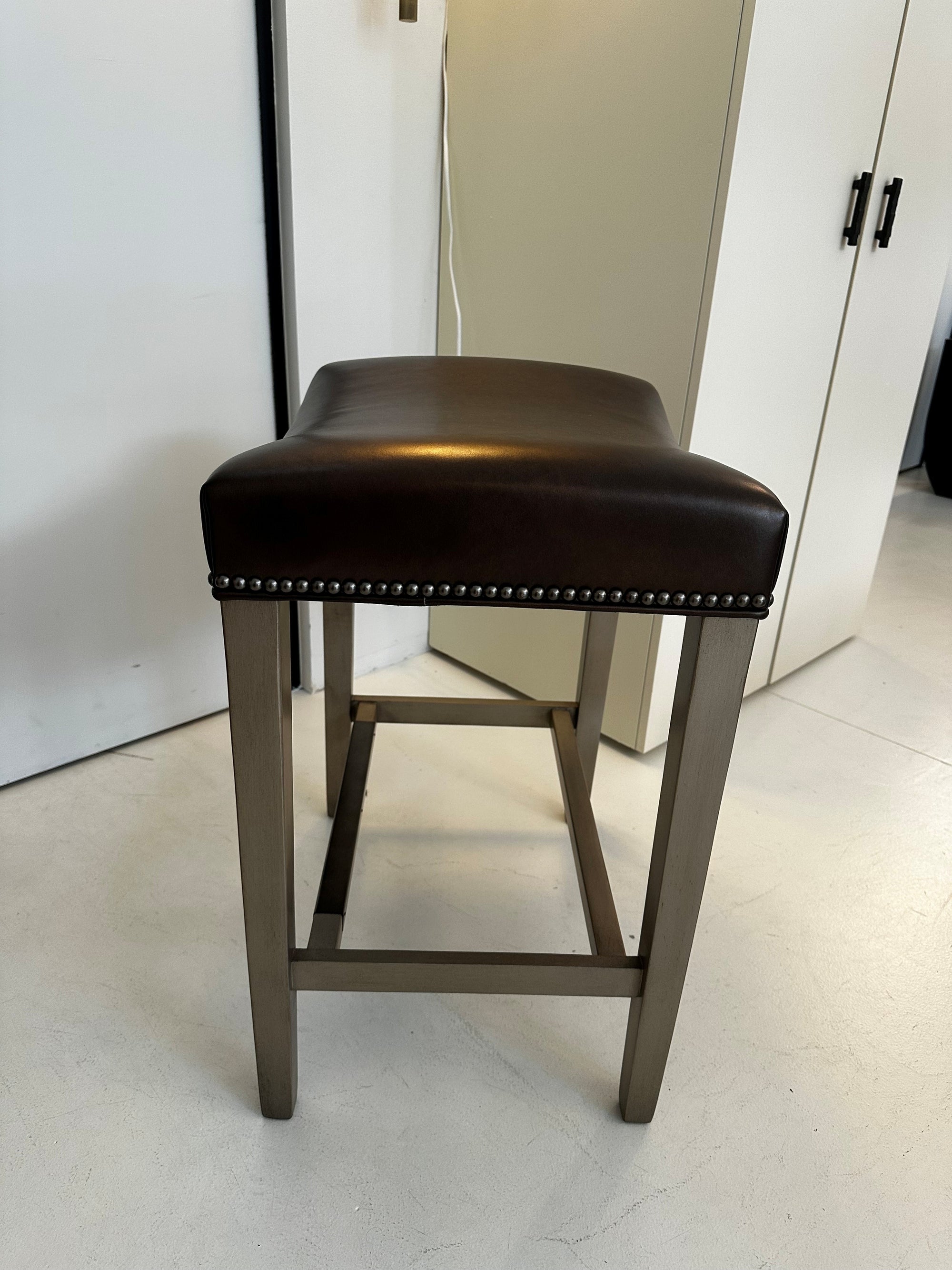 Madigan Backless Stool (display model)