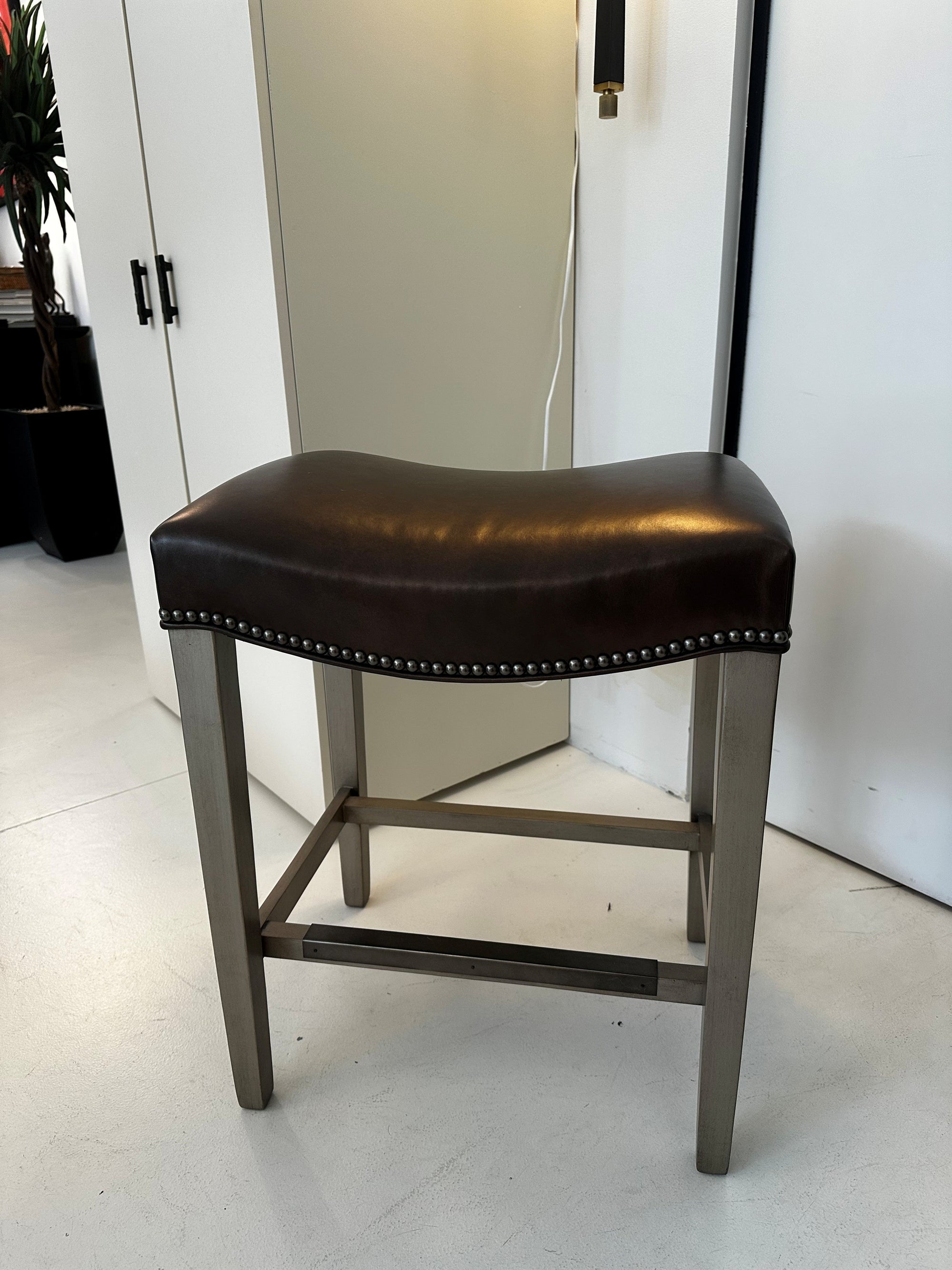 Madigan Backless Stool (display model)